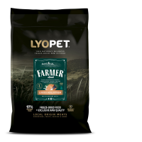 LYOPET Farmer Castrate Cat Losos, sardinka a kolostrum 4 kg
